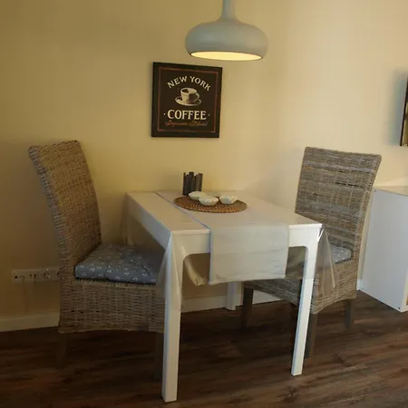 Ferienapartment Meerzeit Suedstrand 34m² 2 Pers. 1.og Bk Mb Wlan Lejlighed *